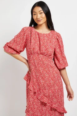 Robe Longue Petite Taille Rouge À Motif Cœurs Avec Manches Volumineuses Et Détails À Volants