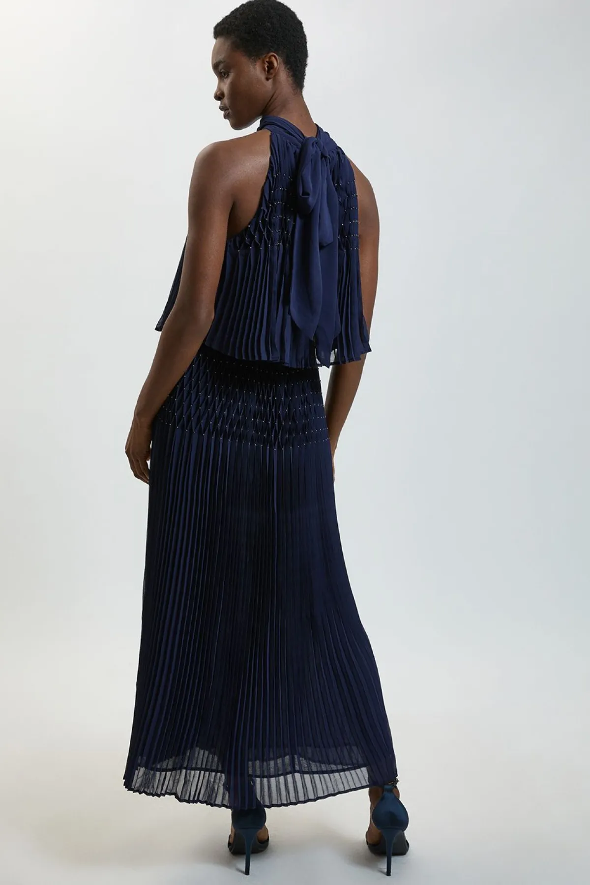 KarenMillen Robe Longue Plissée À Col Halter Avec Détails De Perles<Femme Robes|Robes De Soirée Chic