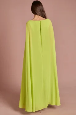 Robe Longue Plissée À Encolure Cœur Et Manches Cape