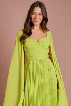 Robe Longue Plissée À Encolure Cœur Et Manches Cape