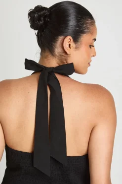 boohoo Robe Longue Plissée Grande Taille En Popeline De Coton Avec Encolure Dos-nu<Femme Robes|Robes Dos Nu