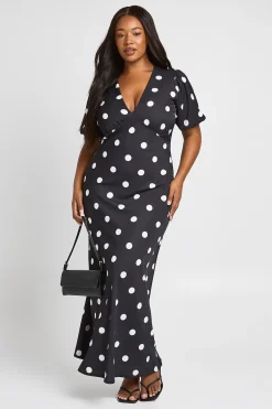 boohoo Robe Longue À Pois Grande Taille<Femme Pois|Robes Patineuses