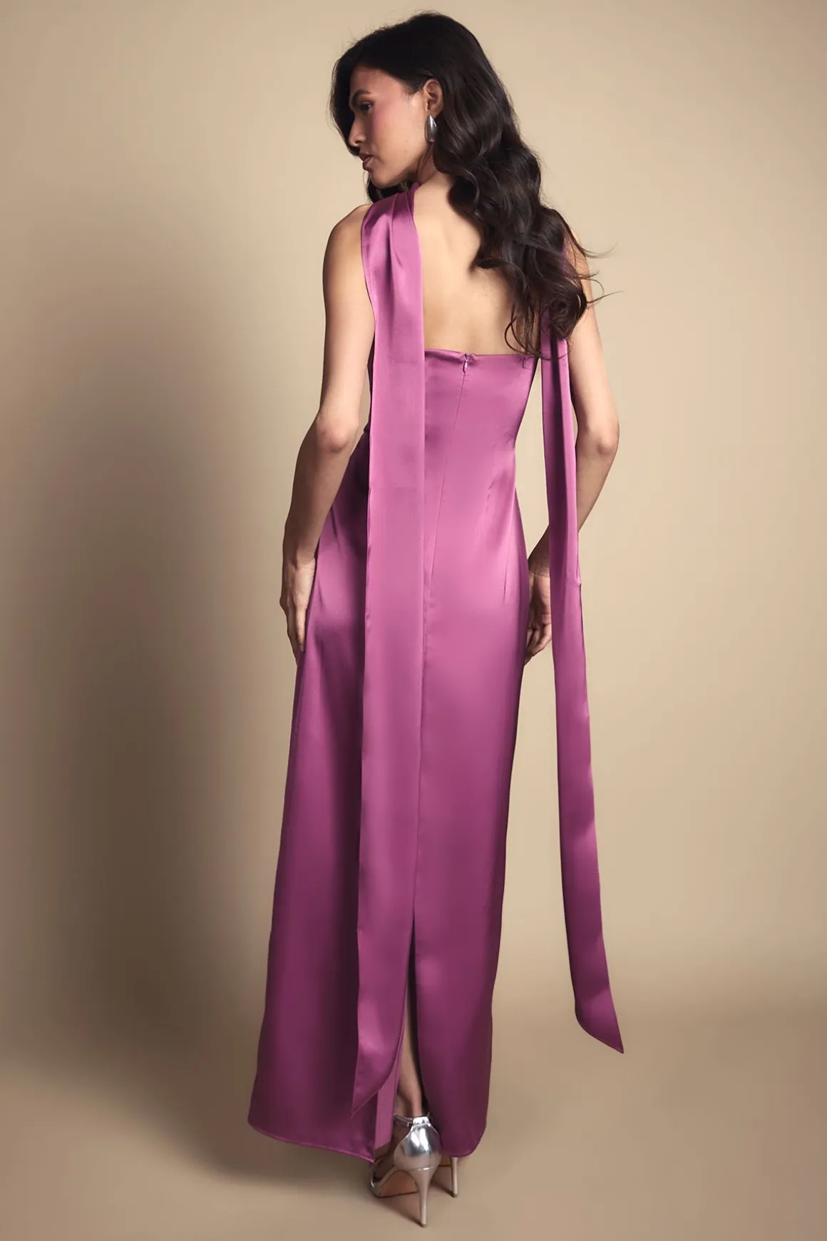 Robe Longue Rose De Demoiselle D'honneur En Satin À Bustier Avec Foulard