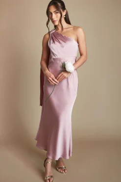 Robe Longue Satinée Asymétrique Petite Taille Pour Demoiselle D'honneur Avec Finition Dorée