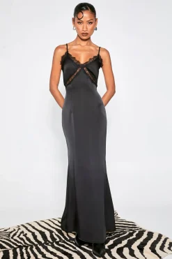 boohoo Robe Longue Satinée à Bretelles avec Finitions en Dentelle<Femme Satin Et Dentelle|Robes