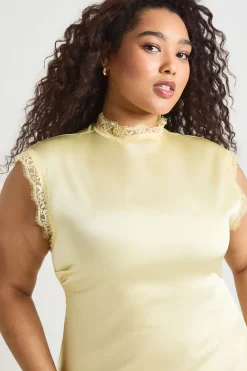 boohoo Robe Longue Satinée Col Montant Grande Taille Avec Bordure En Dentelle<Femme Satin Et Dentelle|Robes Bal De Promo