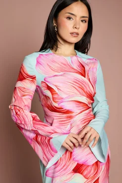 Robe Longue Satinée Col Montant à Manches Évasées Petite Taille