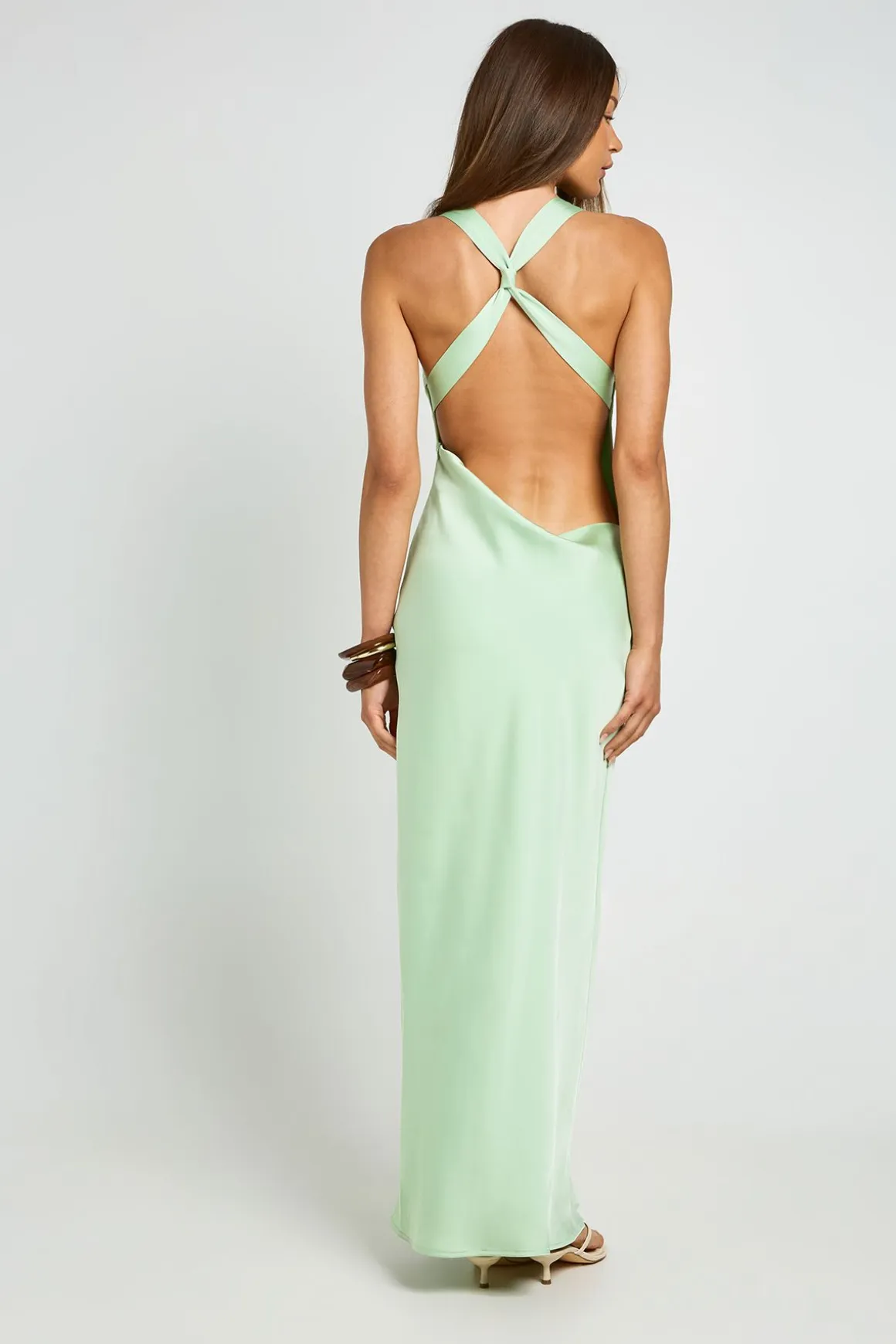 Robe Longue Satinée Dos Drapé