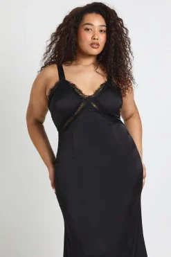 Robe Longue Satinée Grande Taille Avec Bordure En Dentelle