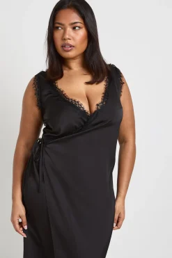 Robe Longue Satinée Portefeuille Avec Bordure En Dentelle Grande Taille