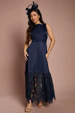 Robe Longue Satinée Structurée à Ourlet en Dentelle Petite Taille