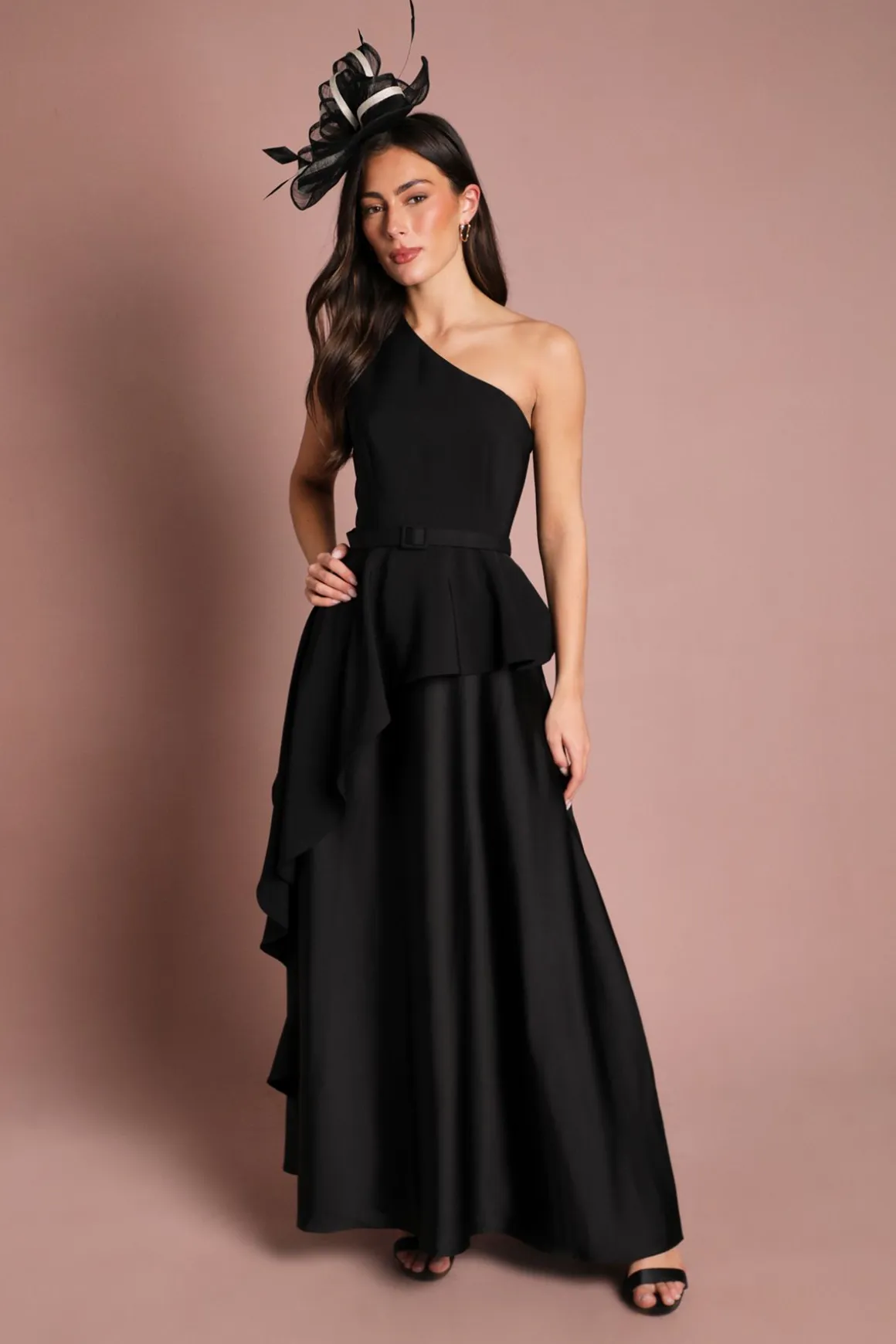 Robe Longue Satinée À Une Épaule Avec Détail Volant