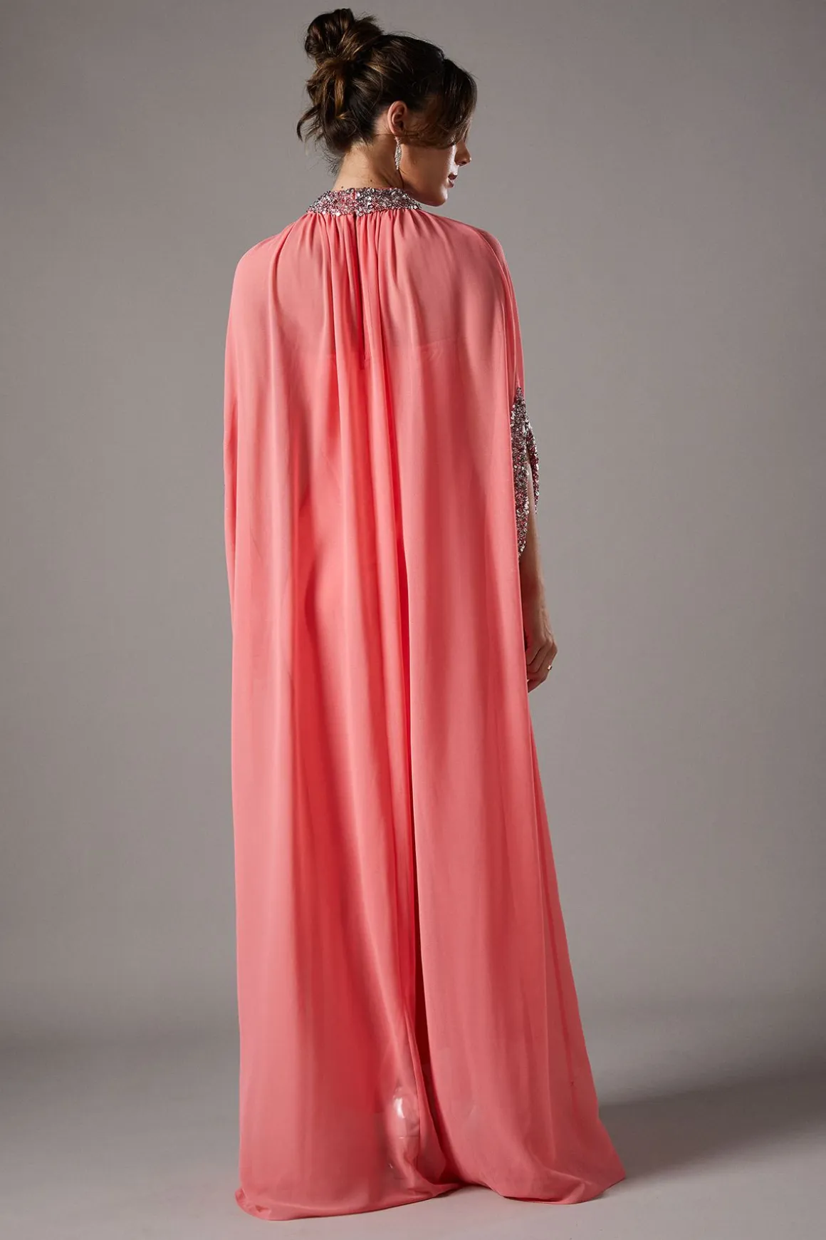Robe Longue à Sequins Style Cape en Mousseline