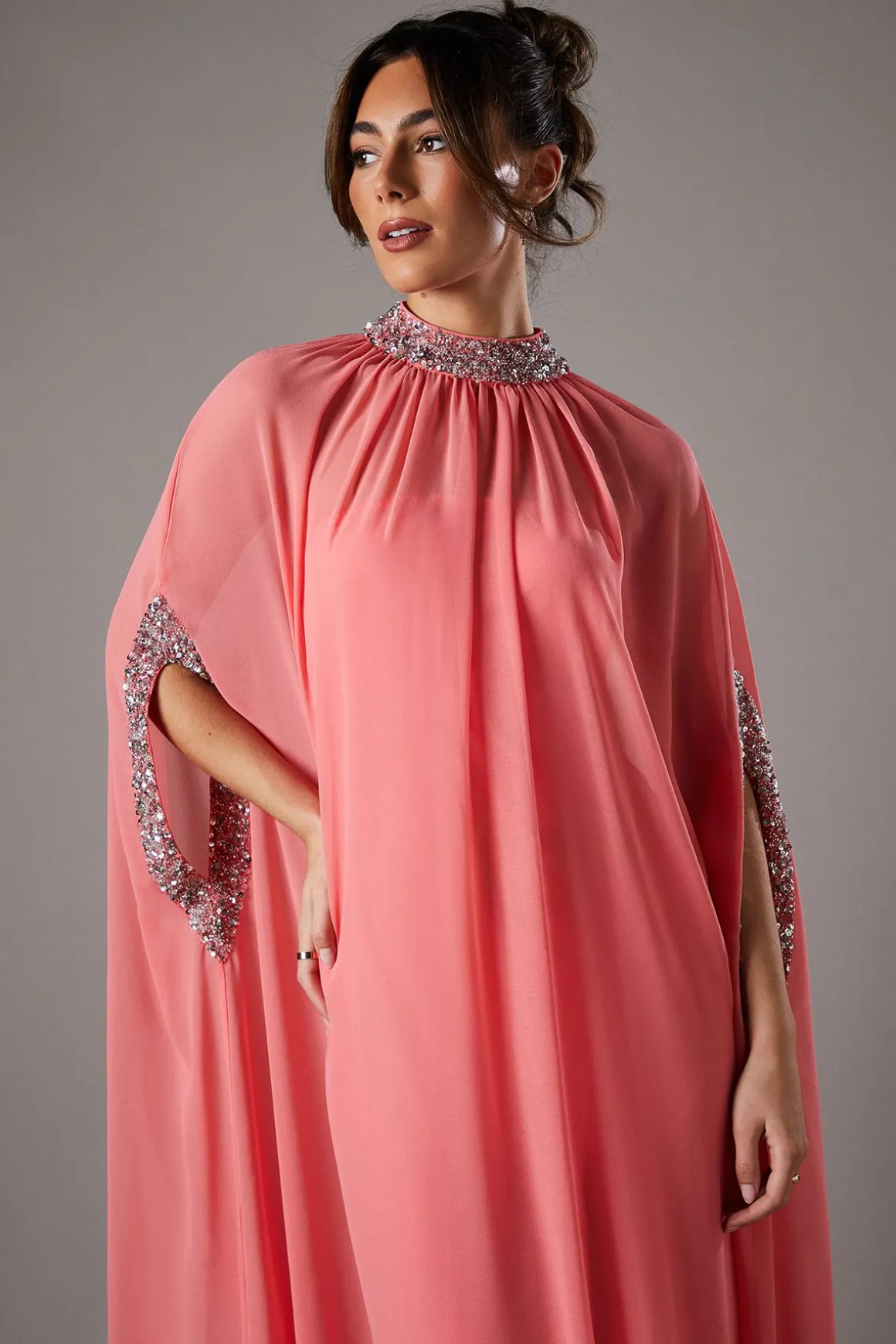 Robe Longue à Sequins Style Cape en Mousseline
