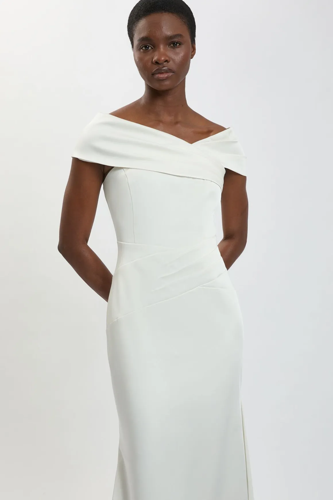 Robe Longue Sirène Asymétrique En Satin Drapé Ajusté