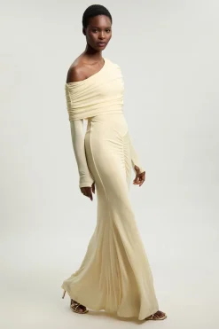 Robe Longue Sirène en Crêpe Fluide Épaules Dénudées avec Détails Froncés