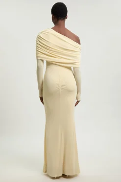 Robe Longue Sirène en Crêpe Fluide Épaules Dénudées avec Détails Froncés