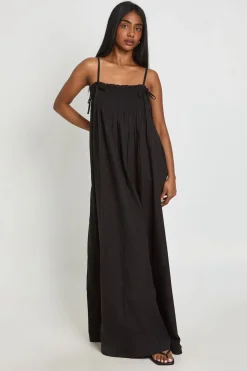 boohoo Robe Longue Smockée À Détail Froncé<Femme Robes|Robes De Jour