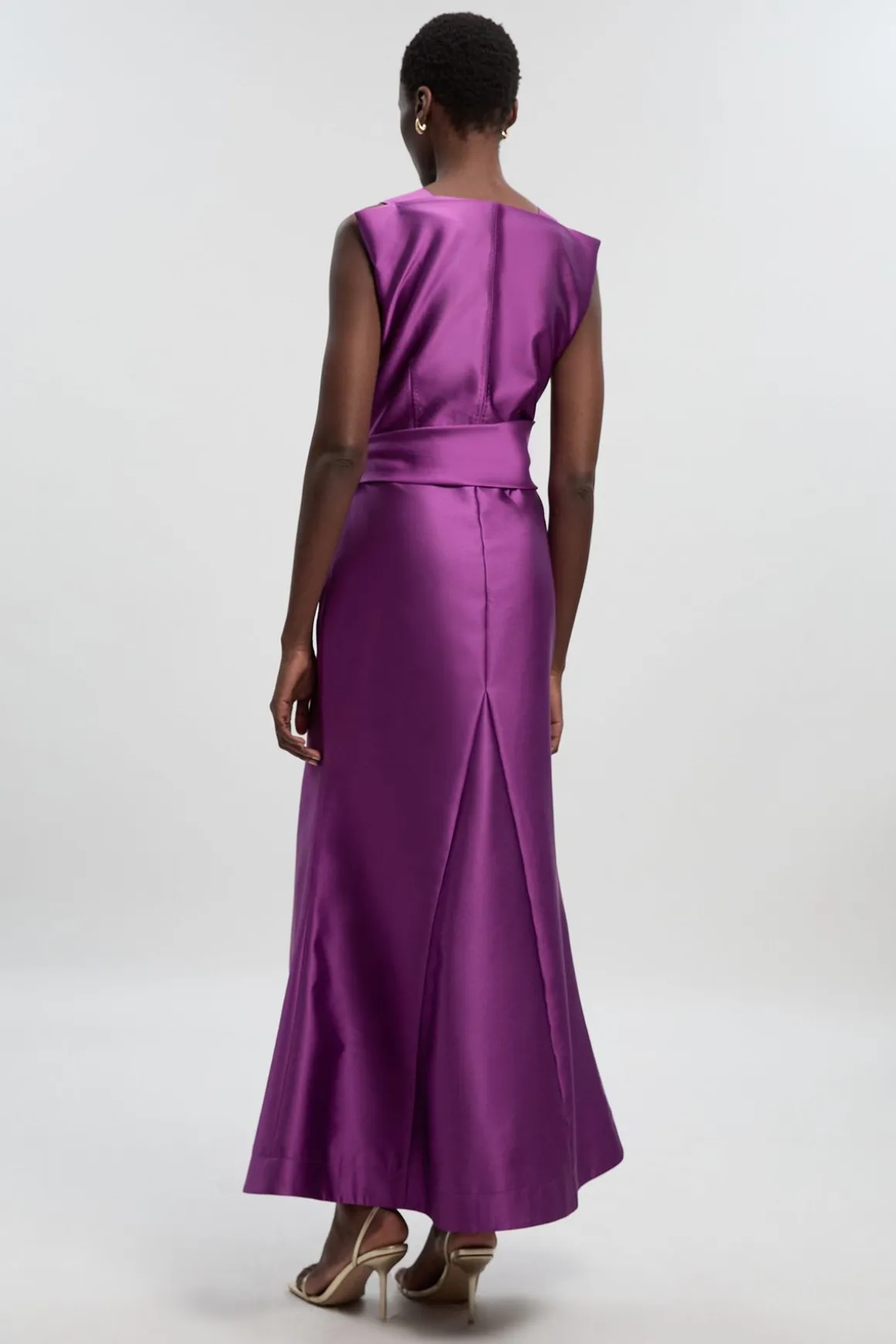 Robe Longue Structurée à Taille Drapée en Sergé Satiné