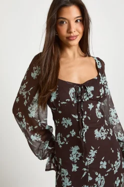 boohoo Robe Longue Style Laitière En Mousseline De Soie Froissée À Motif Floral<Femme Robes À Manches Longues|Robes