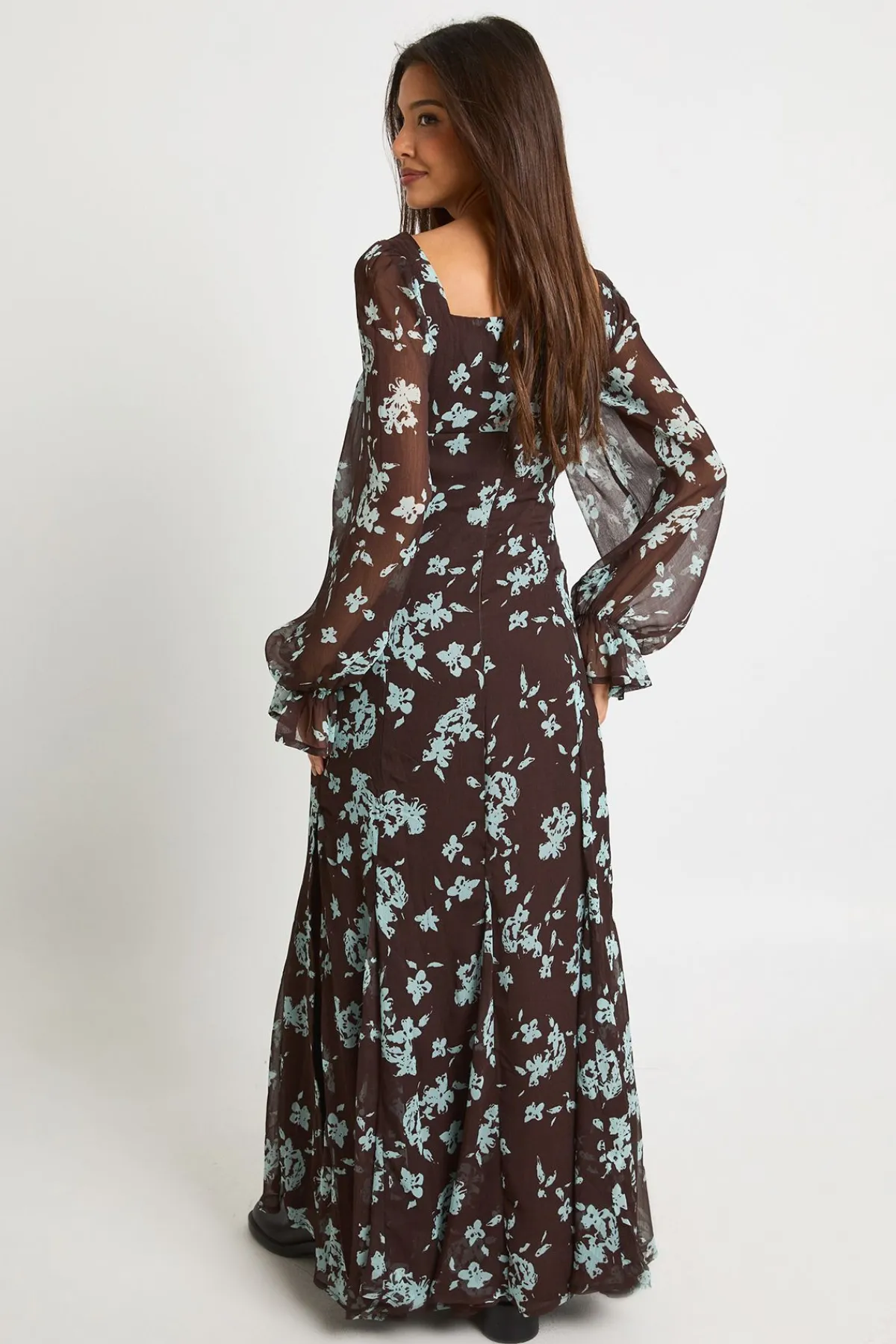 boohoo Robe Longue Style Laitière En Mousseline De Soie Froissée À Motif Floral<Femme Robes À Manches Longues|Robes