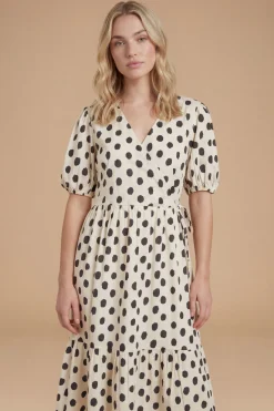 Robe Longue Étagée À Pois Monochromes Avec Devant Cache-cœur Et Manches Bouffantes