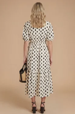 Robe Longue Étagée À Pois Monochromes Avec Devant Cache-cœur Et Manches Bouffantes