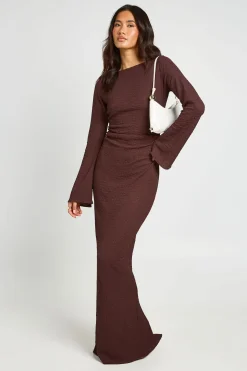 Robe Longue Texturée À Dos Ouvert Et Manches Évasées