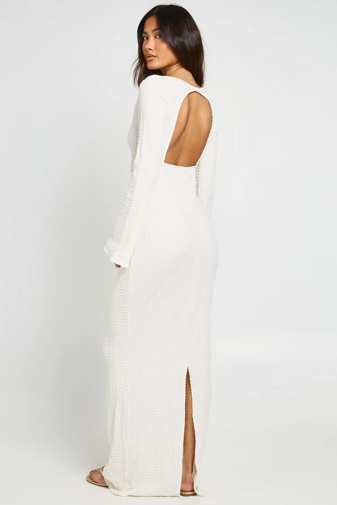 Robe Longue Texturée À Manches Évasées Et Dos Ouvert