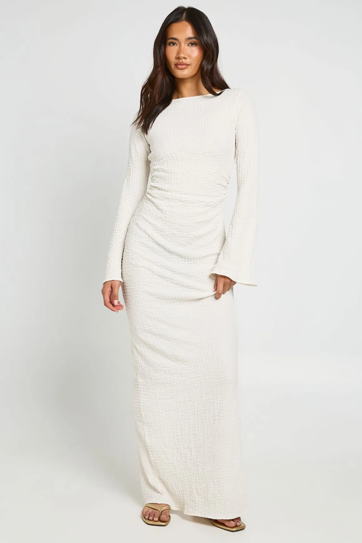 Robe Longue Texturée À Manches Évasées Et Dos Ouvert