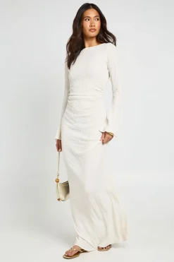 Robe Longue Texturée À Manches Évasées Et Dos Ouvert