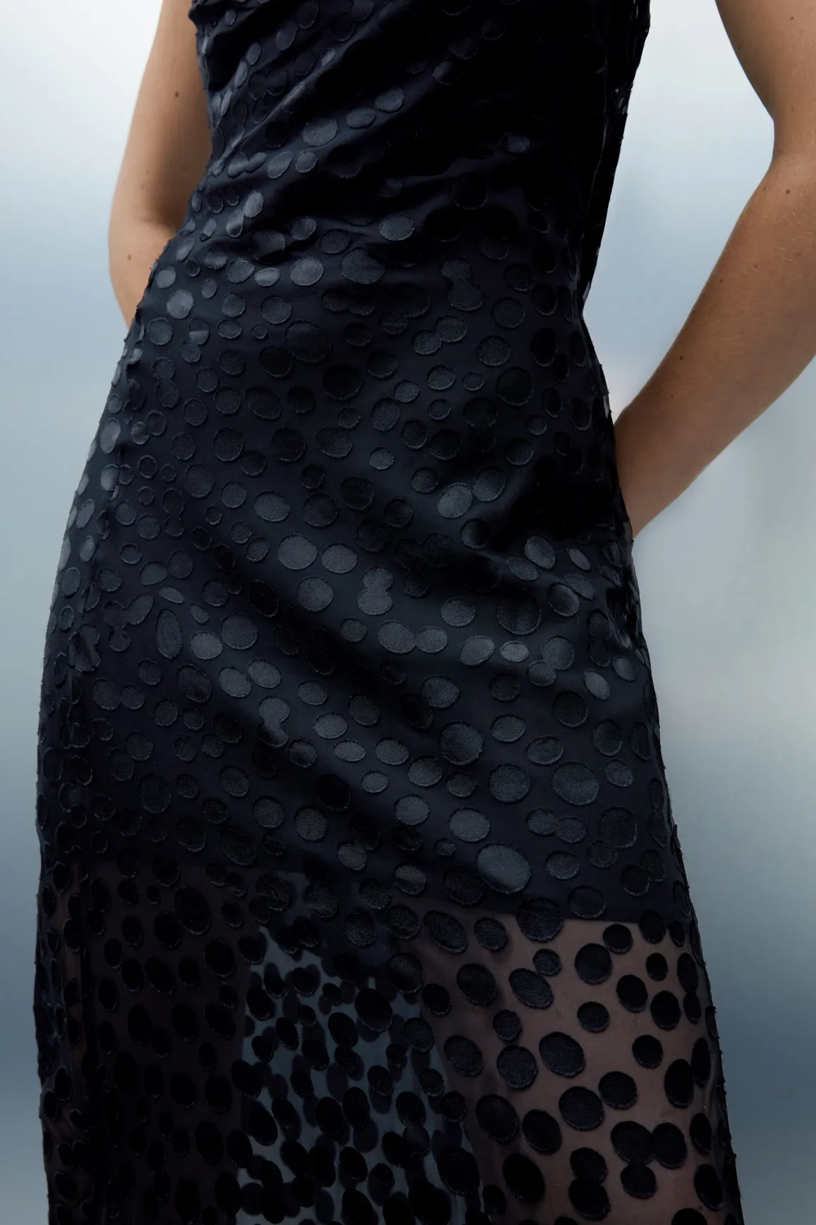 Robe Longue Tissée À Bretelles En Dévoré À Pois