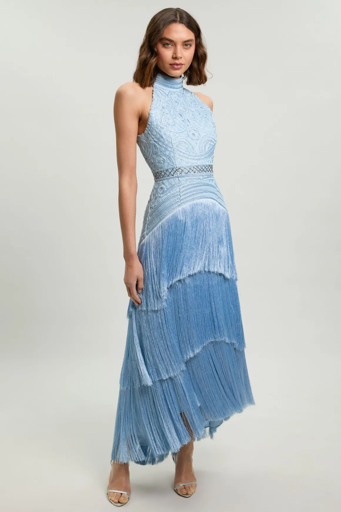 Robe Longue Tissée À Col Licou Avec Perles Et Franges