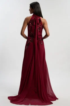 Robe Longue Tissée À Col Licou Ornée De Plumes En Georgette Petite Taille