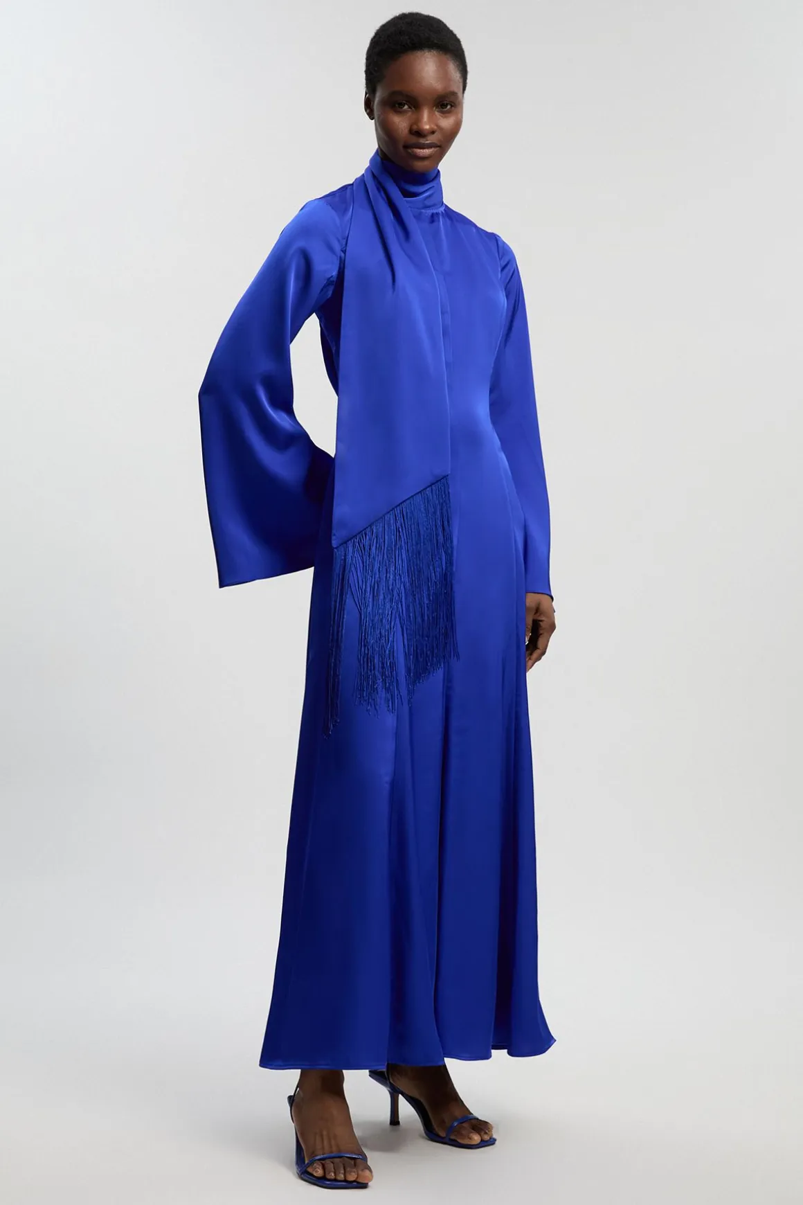 Robe Longue Tissée Drapée À Col Bénitier