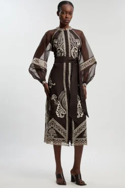 Robe Longue Tissée à Manches Bouffantes en Organdi Brodé