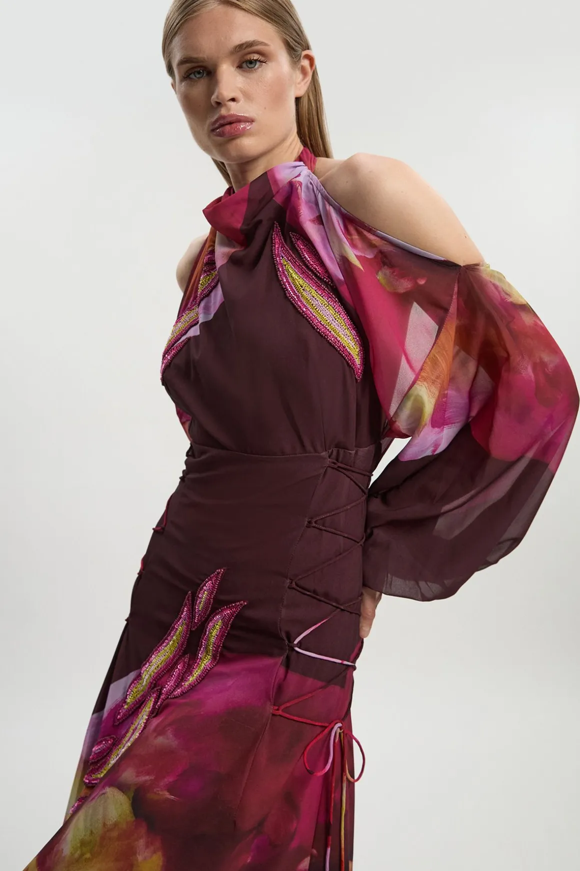 Robe Longue Tissée Ornée à Épaules Dénudées Petite Lily Macrae