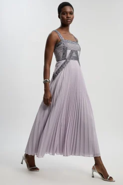 Robe Longue Tissée Plissée À Ornements
