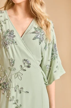 Robe Longue Traînante À Manches Kimono Ornée De Perles