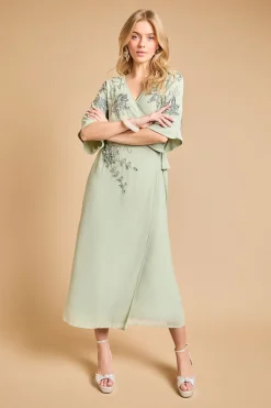 Robe Longue Traînante À Manches Kimono Ornée De Perles