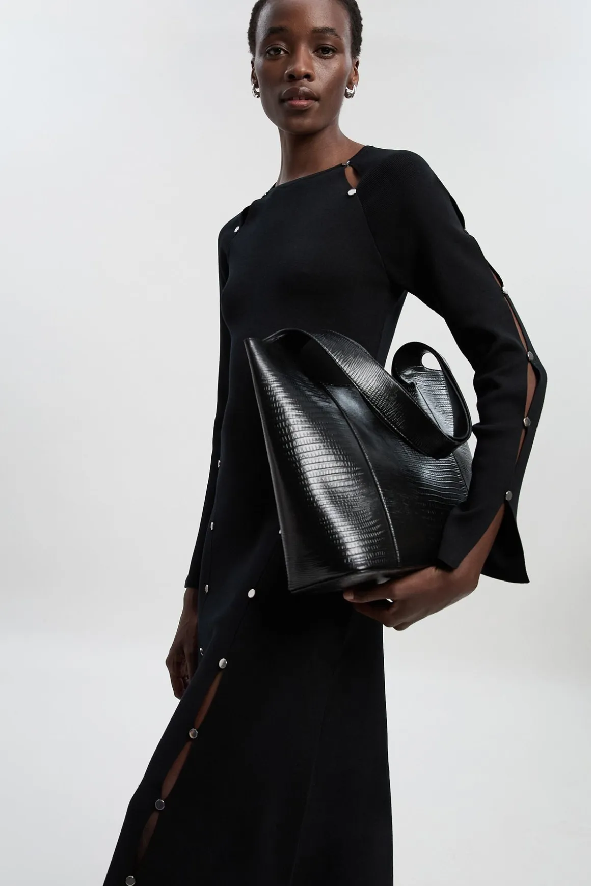 Robe Longue Tricotée à Détail Trou de Serrure Clouté en Mélange Viscose Petite Taille