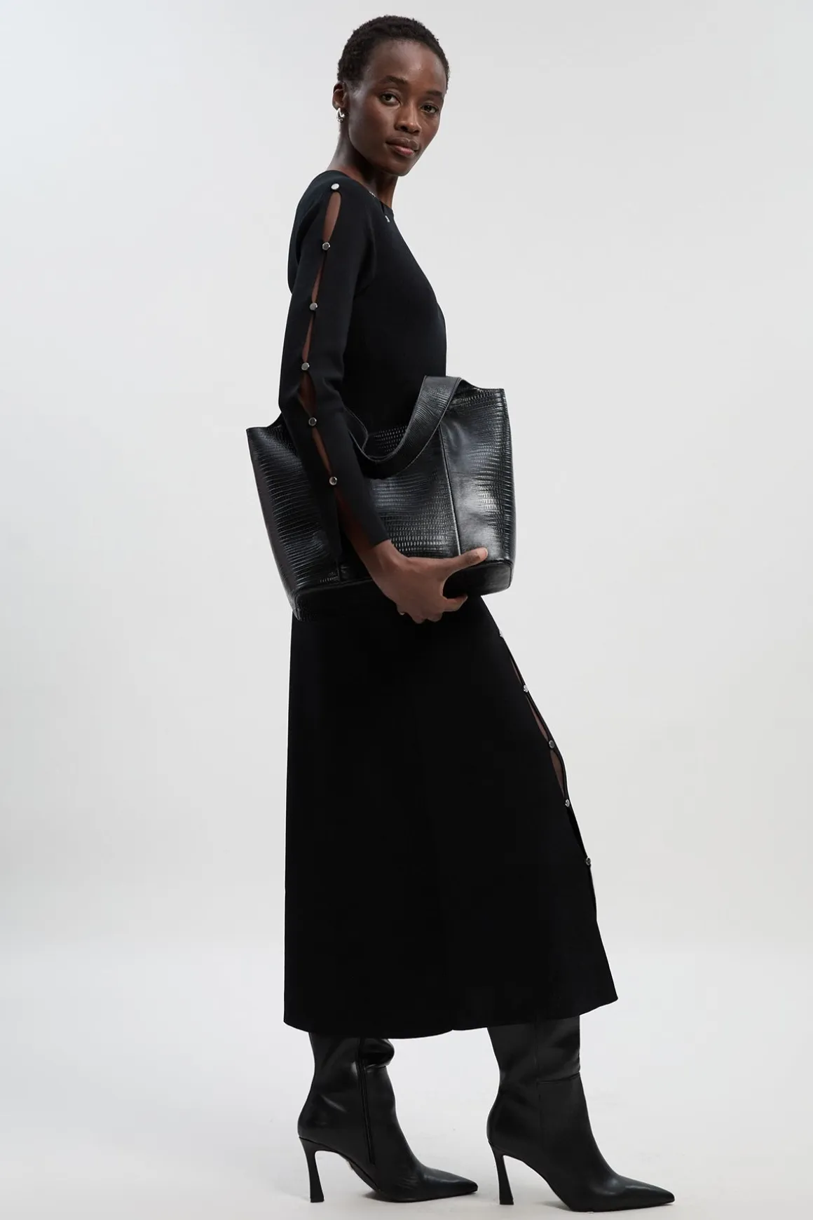 Robe Longue Tricotée à Détail Trou de Serrure Clouté en Mélange Viscose Petite Taille