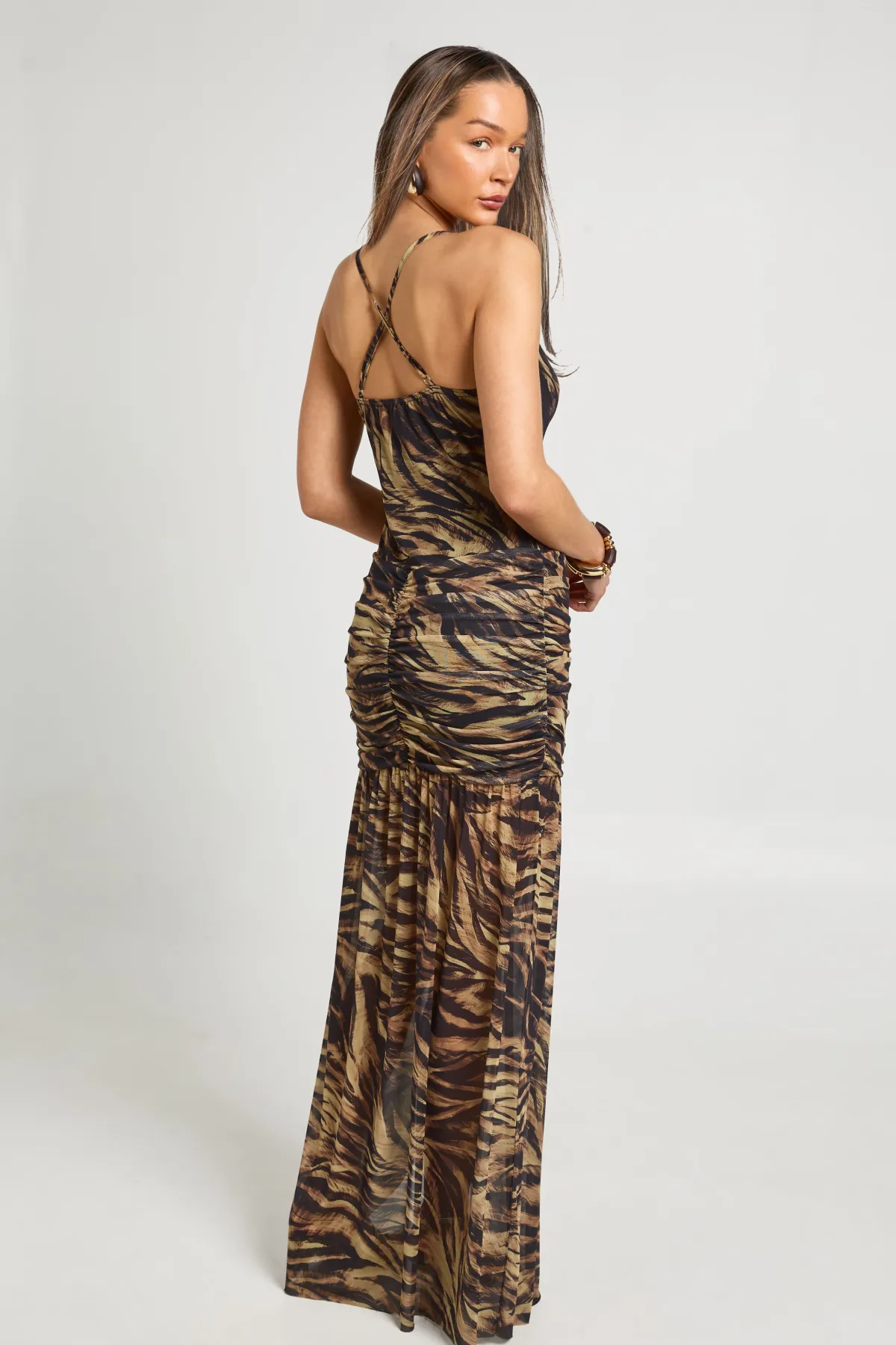 boohoo Robe Longue Évasée En Mesh Imprimé Zèbre Avec Détail Dos Croisé<Femme Robes|Robes De Jour