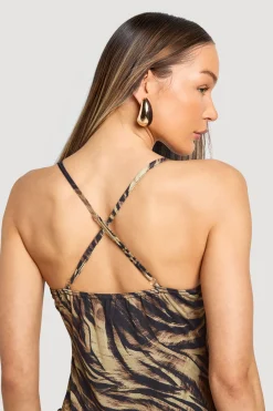 boohoo Robe Longue Évasée En Mesh Imprimé Zèbre Avec Détail Dos Croisé<Femme Robes|Robes De Jour