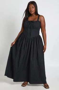 boohoo Robe Longue Évasée Grande Taille Avec Détail De Corsage Noué Sur Le Devant<Femme Robes Patineuses|Robes