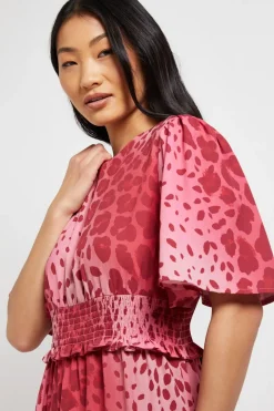 Robe Longue Évasée À Taille Froncée Et Manches Papillon Imprimé Animal Rose Petite
