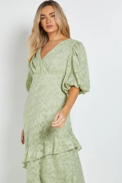 Dorothy Perkins Robe Longue À Volants Petite Taille Dp Luxe Avec Manches Bouffantes Et Devant Cache-cœur<Femme Toutes Les Robes|Robes Longues