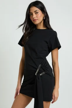 Robe À Manches Courtes Avec Ceinture À Finitions Dorées