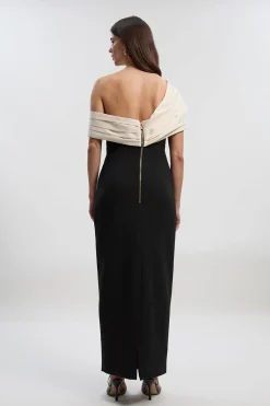 Robe Maxi Ajustée en Mélange de Taffetas avec Manche Contrastante Spectaculaire