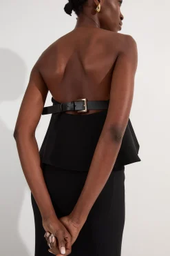 Robe maxi ajustée en tissu doux avec bandeau et peplum